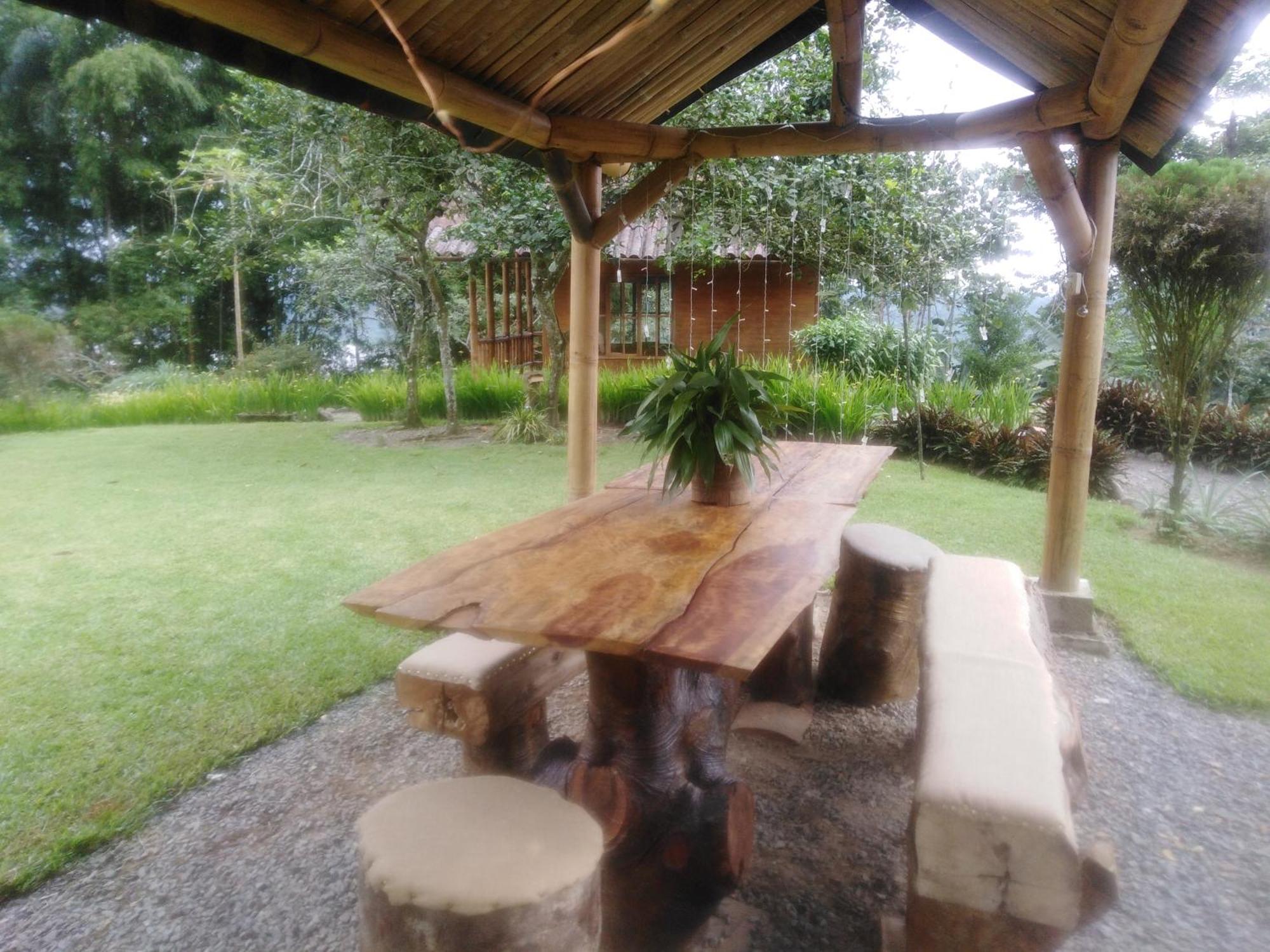 Estancia La Colina Santo Domingo de los Colorados Rum bild